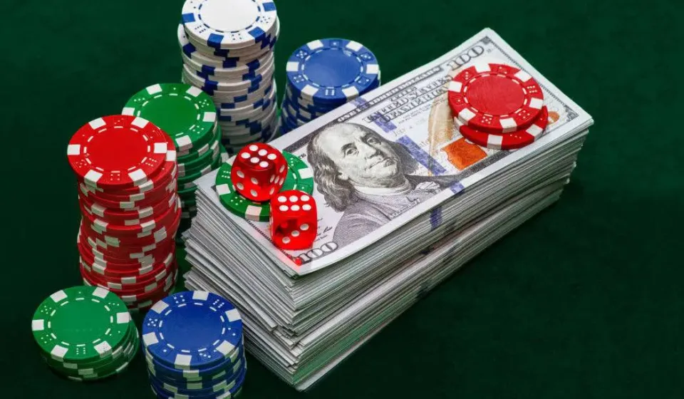 การจัดการเงินในการเล่นโป๊กเกอร์สด